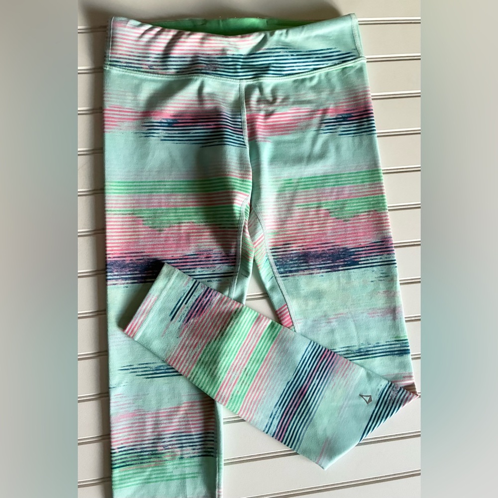IVIVVA by LULULEMON girls size 14 leggings